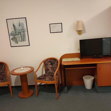 Hotel Zur Eisenbahn ロートガウ エクステリア 写真
